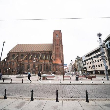 4 Rooms Apartment On Martket Square - Nice View - 150 M Town Hall Wroclaw Exterior photo
