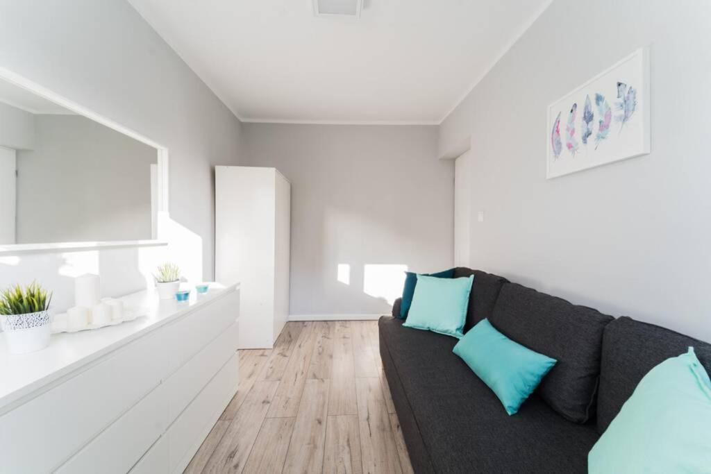 4 Rooms Apartment On Martket Square - Nice View - 150 M Town Hall Wroclaw Exterior photo