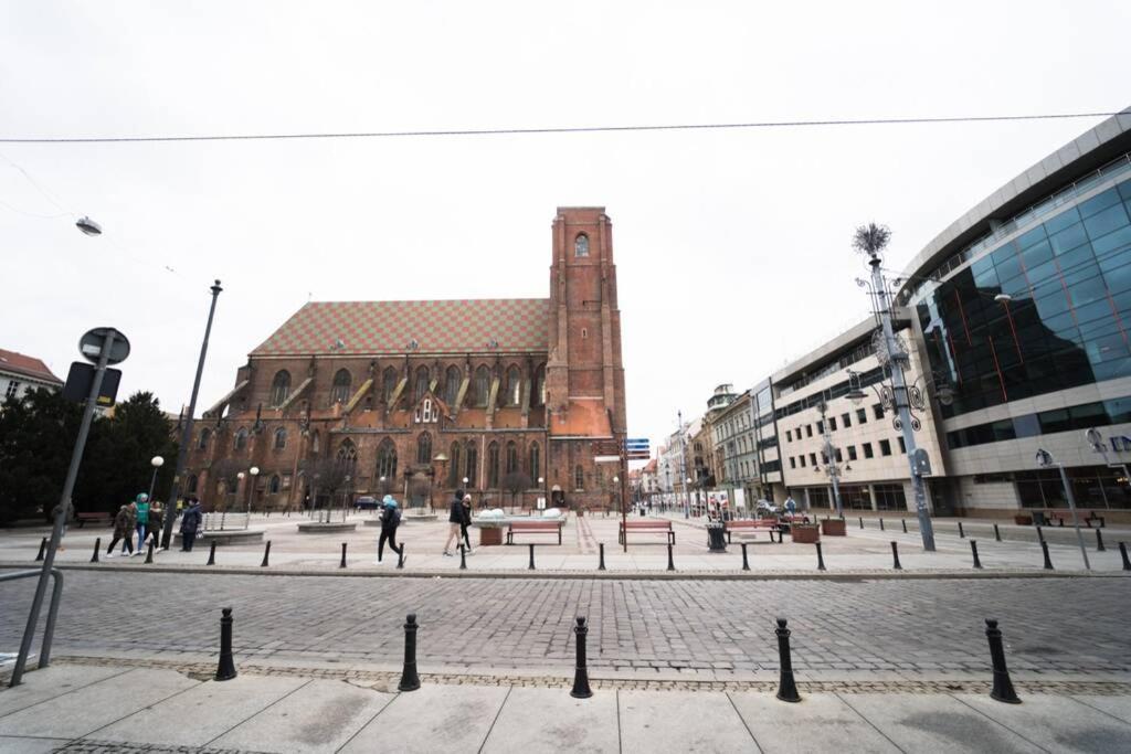 4 Rooms Apartment On Martket Square - Nice View - 150 M Town Hall Wroclaw Exterior photo