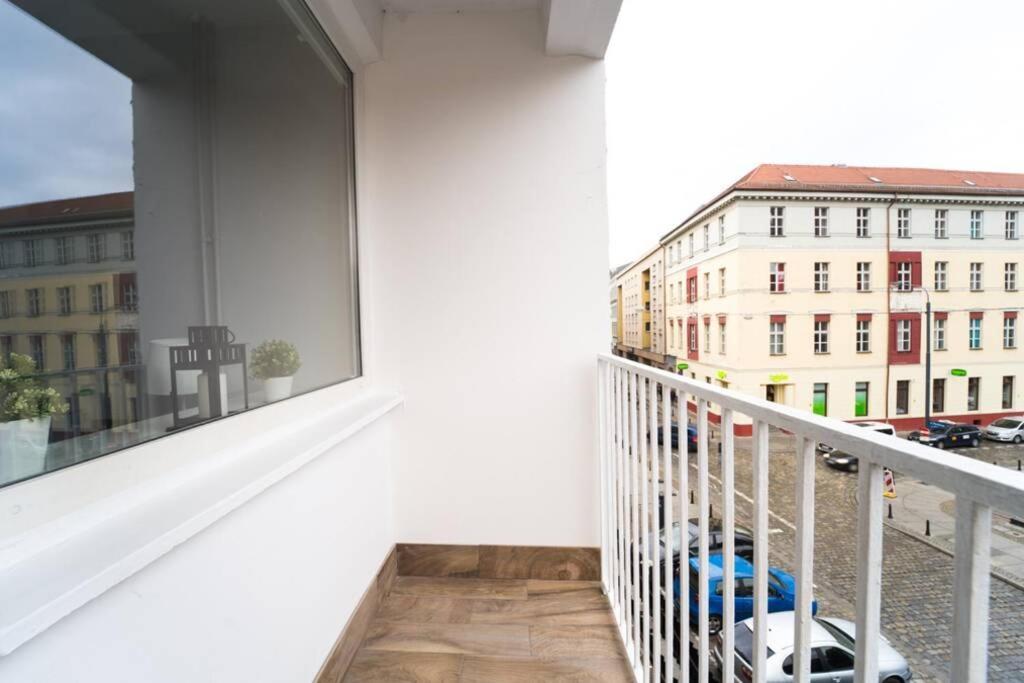4 Rooms Apartment On Martket Square - Nice View - 150 M Town Hall Wroclaw Exterior photo